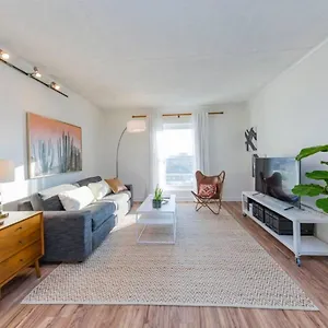 Music Row Retreat - 3 Beds, 1 Bedroom, Pool, Parking Nashville